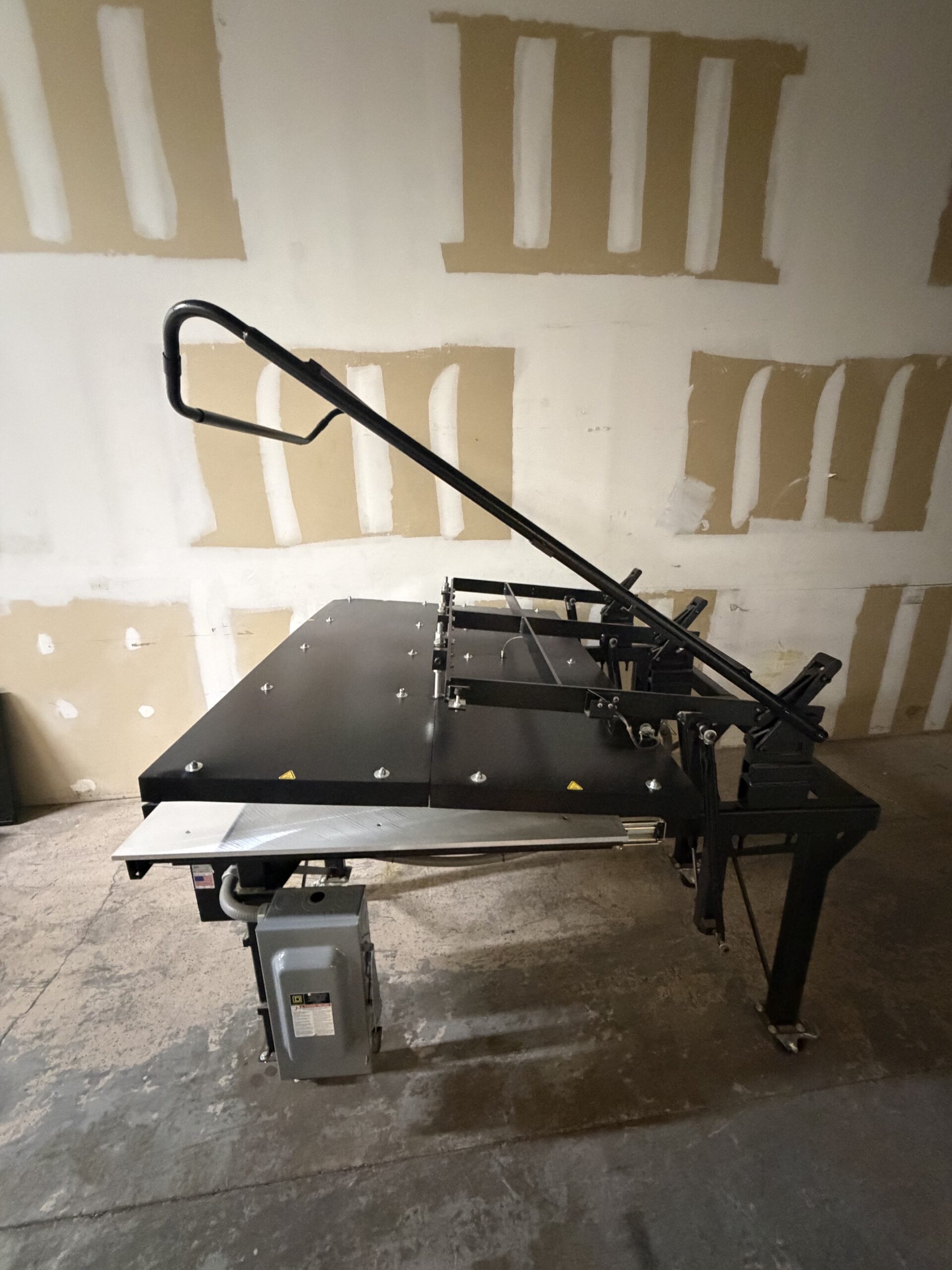 3D Tees 44x64 Heat Press Pic 2 08-26 Used Geo Knight Maxi Press 44"x 64' Cust0004521 - Image 1